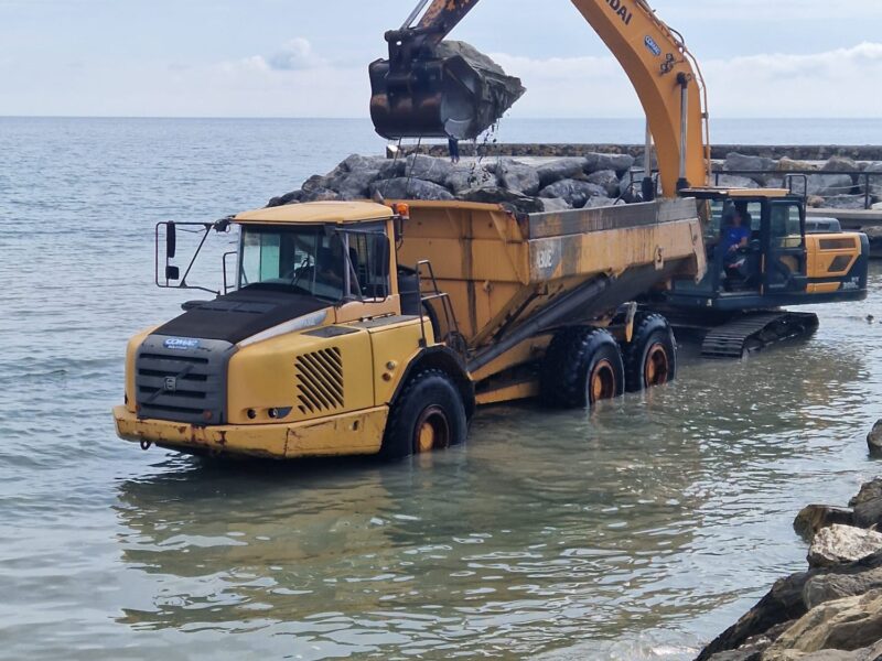 Rechargement de plage Laigueglia 2024 (4)