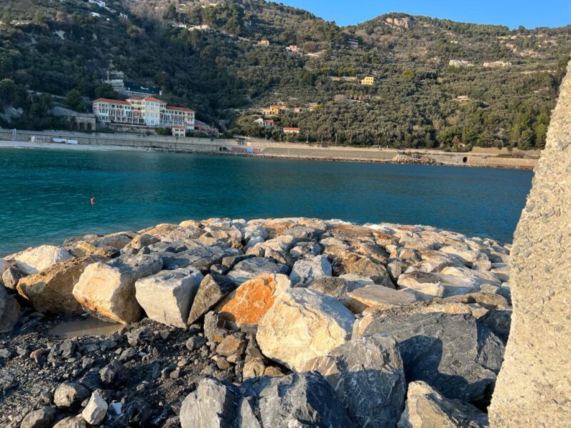 Finale Ligure 2023 restauration et renforcement de la jetée (6)
