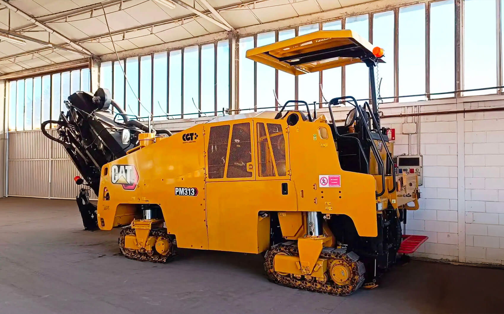 fresa CAT pm313 cingolata 1